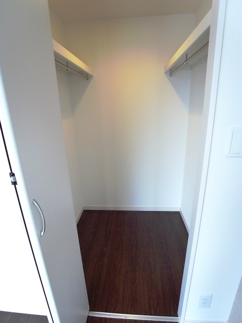 リブリ・ルーチェ ディ セータの収納|大きなものも収納できそうです