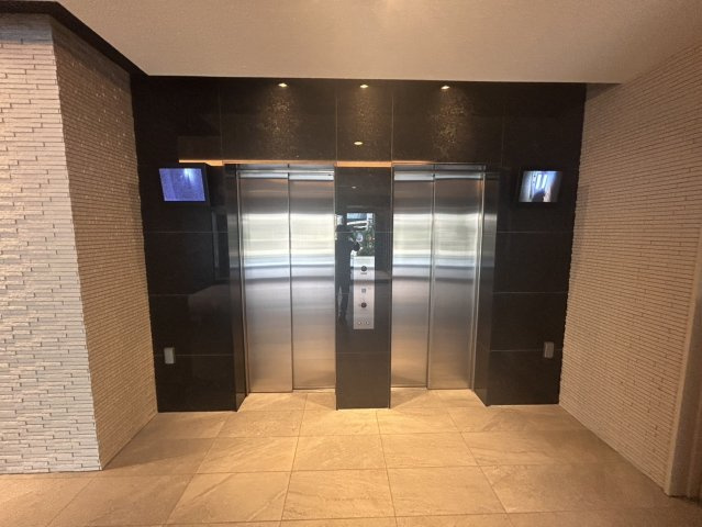 【エントランス】エスリード新大阪ザ・プレミアWEST