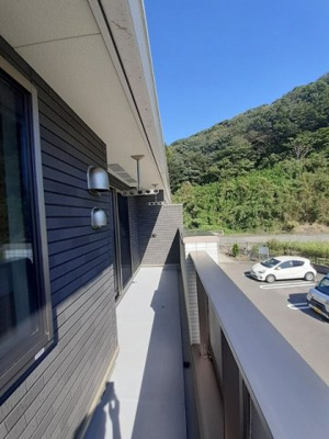 【バルコニー】 | ネオ・エリタージュ | お洗濯にも便利なバルコニー付き