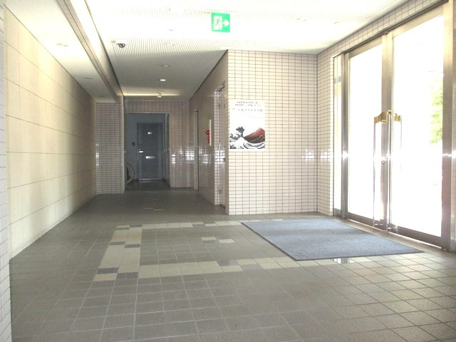 キレイなエントランスロビーです