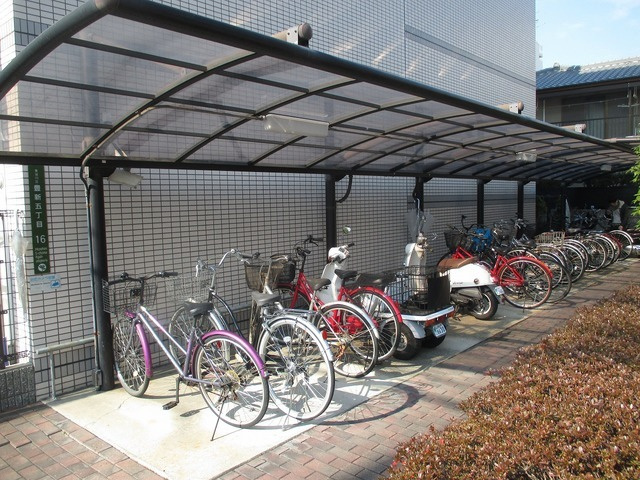 屋根のある自転車置き場です