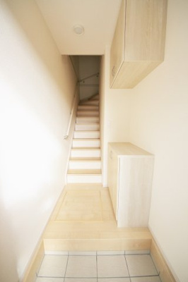 【玄関】 | リーブルファイン中宗岡 | ※同物件別号室参考写真