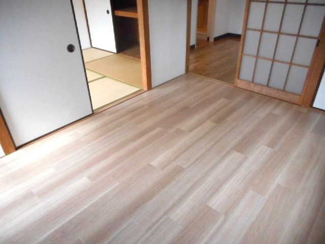 ライフ小島の内装