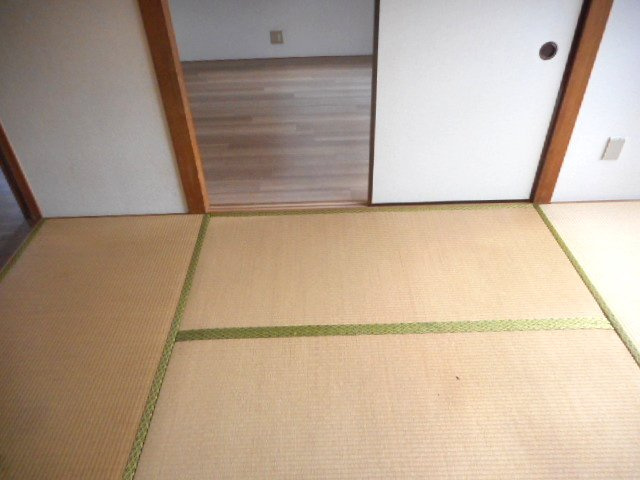 ライフ小島の和室