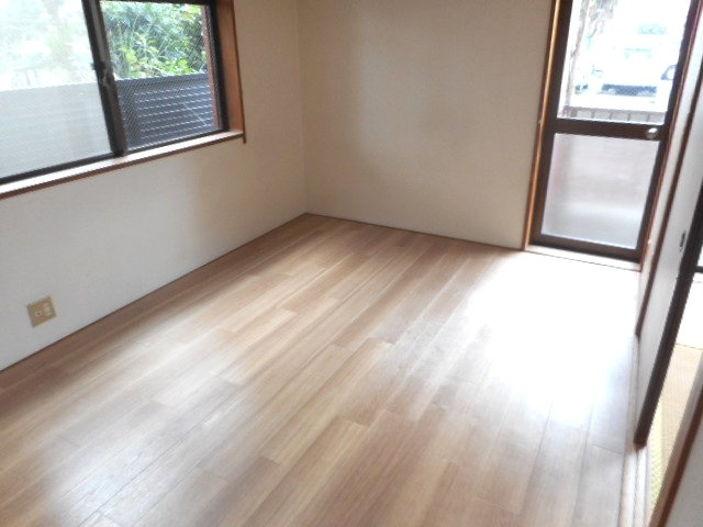 ライフ小島の居間・リビング