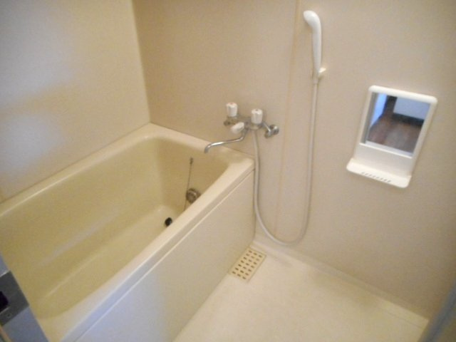 ライフ小島の浴室