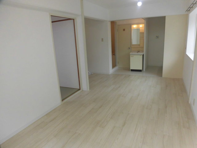 きれいなフローリングのお部屋です