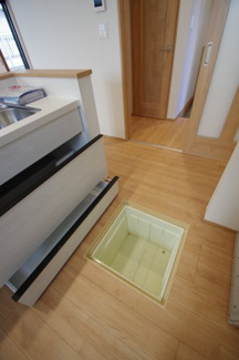 【その他】 | 【仲介手数料無料！！】府中市栄町２丁目　新築戸建て（全4棟）D号棟　5290万円 | 床下収納