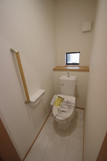 【トイレ】 | 【仲介手数料無料！！】府中市栄町２丁目　新築戸建て（全4棟）D号棟　5290万円