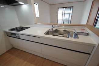 【キッチン】 | 【仲介手数料無料！！】府中市栄町２丁目　新築戸建て（全4棟）D号棟　5290万円