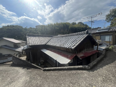 【その他】 | 売地　高知市福井町　＠14.1万 | 北側隣地からの外観。