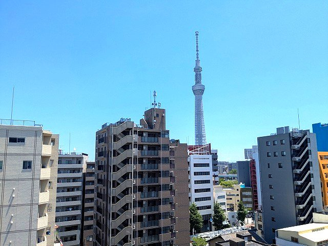 エスレジデンス浅草clarityの設備|上層階の共用廊下からスカイツリー隅田川花火見えます