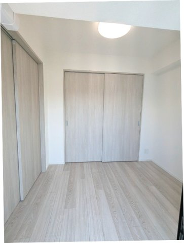 エスレジデンス浅草clarityの設備|4.1帖洋室、リビングと各洋室にエアコンと照明付きです、インターネットWi-Fi無料、ペット可小型犬or猫1匹