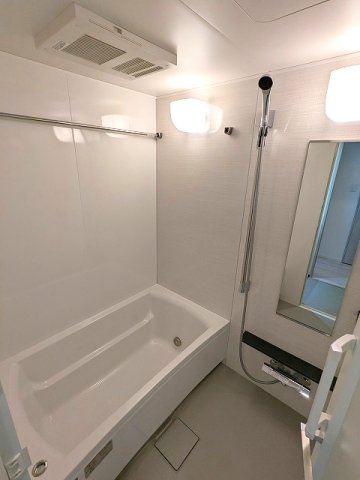 エスレジデンス浅草clarityの浴室|追焚オートバス、浴室換気乾燥機、広々のバスタブです