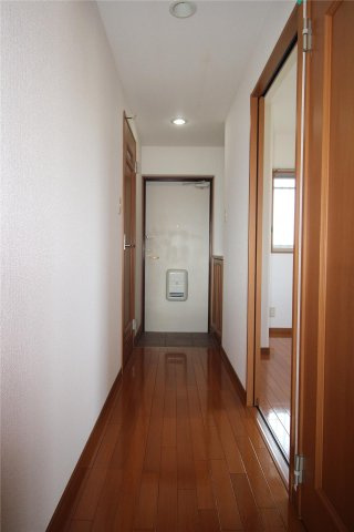 ファミリアＯｄｏの浴室|玄関廊下