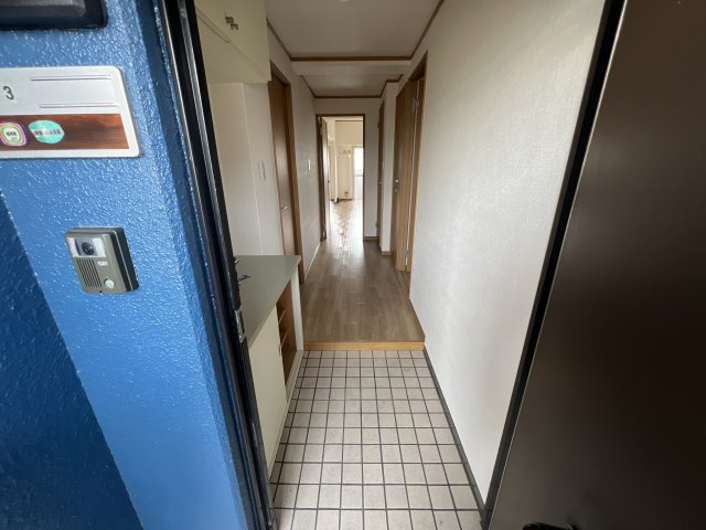 シャトー三木の玄関