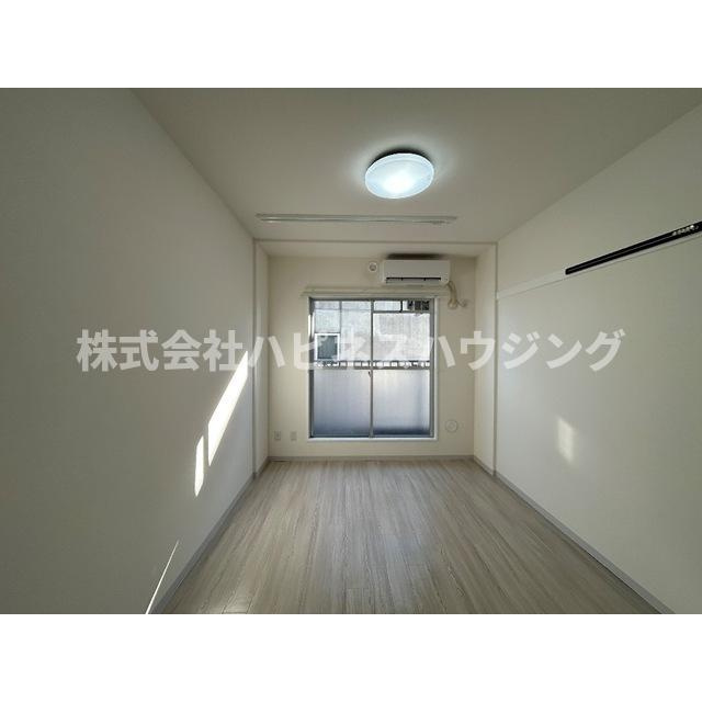 リブレス我孫子の洋室|ゆったりとしたリビングです