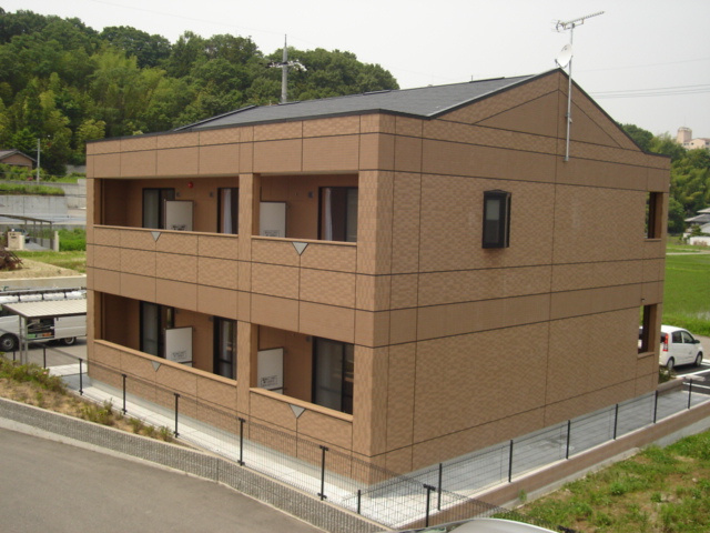 神戸市北区道場町日下部のアパートのエントランス|外観写真（昼）