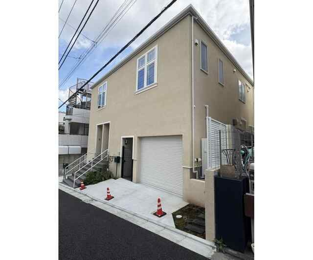 AVON　HOUSE　KOHINATAのエントランス