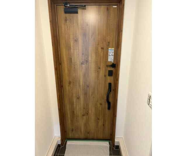 AVON　HOUSE　KOHINATAの玄関