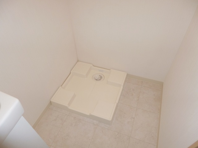 パレスフィールド市川南の設備|脱衣に室内洗濯機置き場あります。