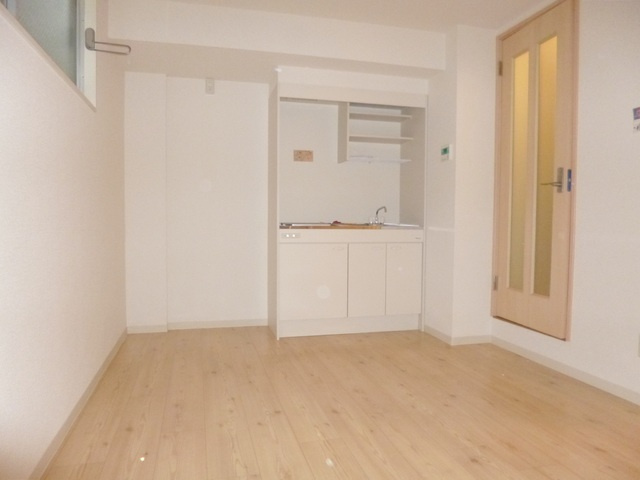 パレスフィールド市川南の居間・リビング|7.5帖の洋室です☆