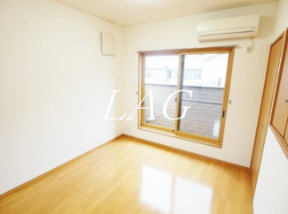 【居間・リビング】 | カーサ藤崎 | 洋室のお部屋です。