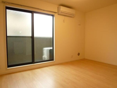 【居間・リビング】 | エクシト蘇我 | ※同物件・反転タイプの写真です。