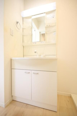 【洗面所】 | Ｌｕｃｅ（ルーチェ） | 忙しい朝には欠かせない洗面所です