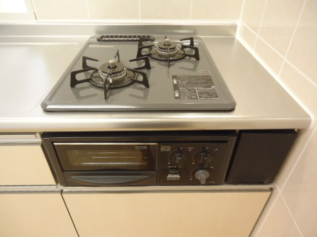 カミーラ南安城　　刈谷市近郊の賃貸ならクラスホーム刈谷店のキッチン|ガスコンロ（グリル付）