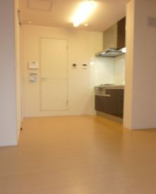 【居間・リビング】 | プランドール押上 | こちらのリビングで趣味の時間をお楽しみください