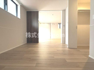 【洋室】 | 【ペット共生】ＳＥＲＰＩＥＮＴＥ・旭化成ヘーベルメゾンHEBEL HAUS | 落ち着いた色調の洋室です
