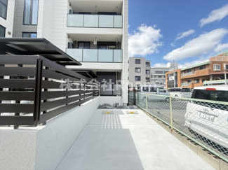 【駐車場】 | 【ペット共生】ＳＥＲＰＩＥＮＴＥ・旭化成ヘーベルメゾンHEBEL HAUS | 外観は落ち着いています