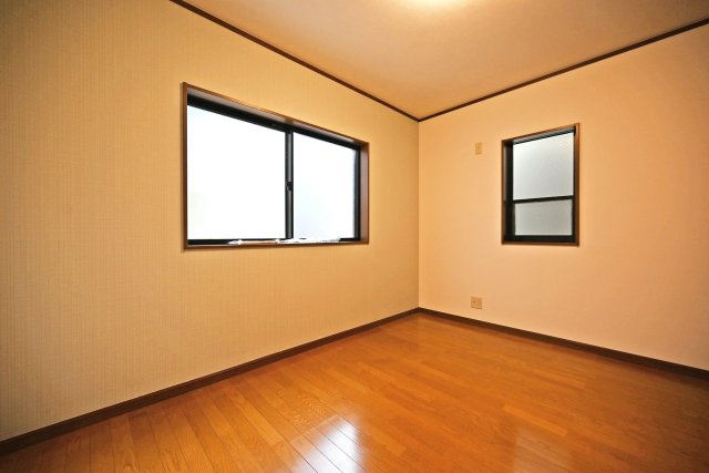 尼崎市西難波町4丁目中古戸建｜4LDK+駐車1台可の洋室|-洋室6帖(2F)-