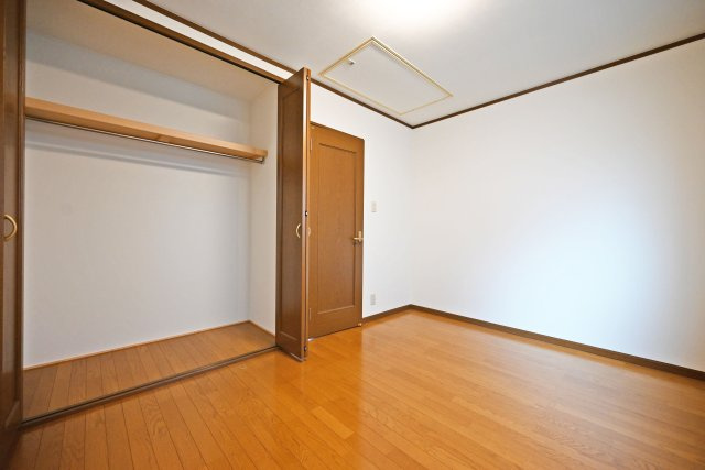 尼崎市西難波町4丁目中古戸建｜4LDK+駐車1台可のその他|-洋室6帖(2F)-