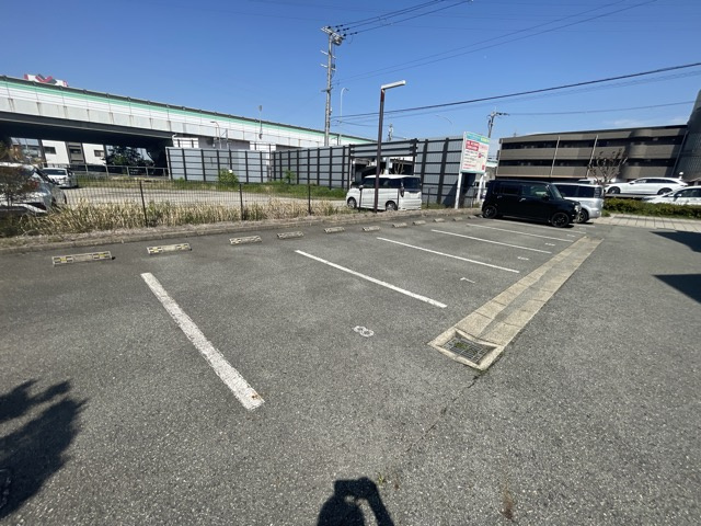 クレッシェンドＫＪの駐車場