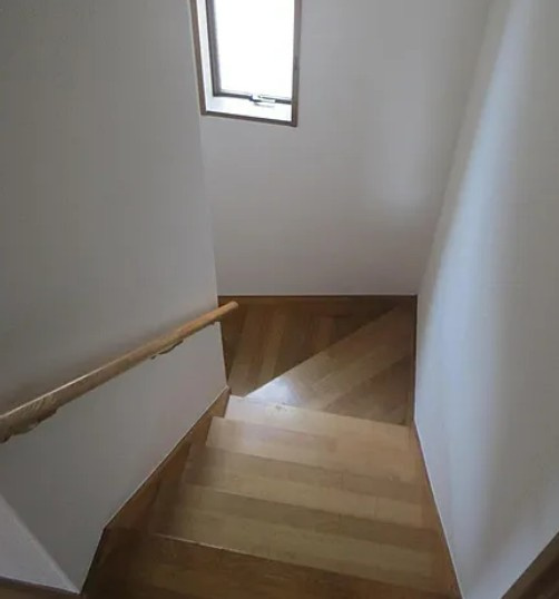 【中古】鶴ヶ島市下新田リフォーム中古住宅の内装|階段