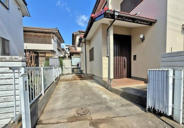 【中古】鶴ヶ島市下新田リフォーム中古住宅の駐車場|駐車スペースがあります☆