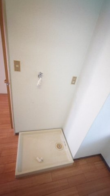 【設備】 | ラポール | 洗濯機置き場