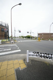 【前面道路含む現地写真】