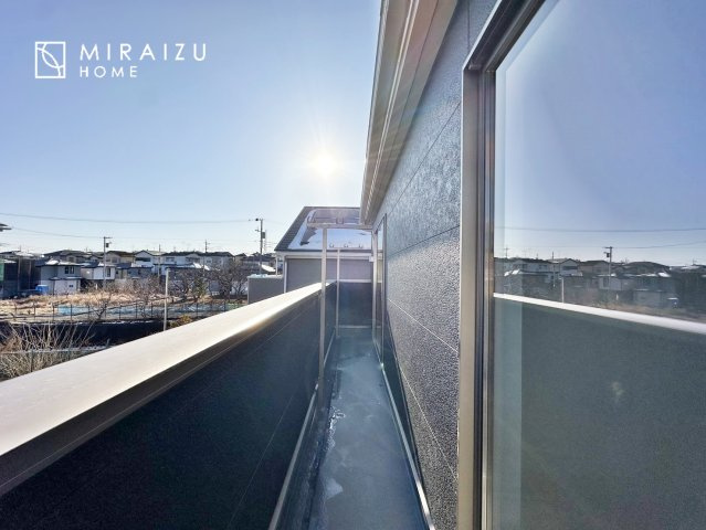 【バルコニー】 | 平日・休日問わず、いつでもご見学が出来ます♪☆実際に見て、触れて感じる安心のお住まい探しを体験して下さい♪☆物件情報だけでなく、地域の特色などなどエリア情報もお伝え出来たら嬉しいです♪