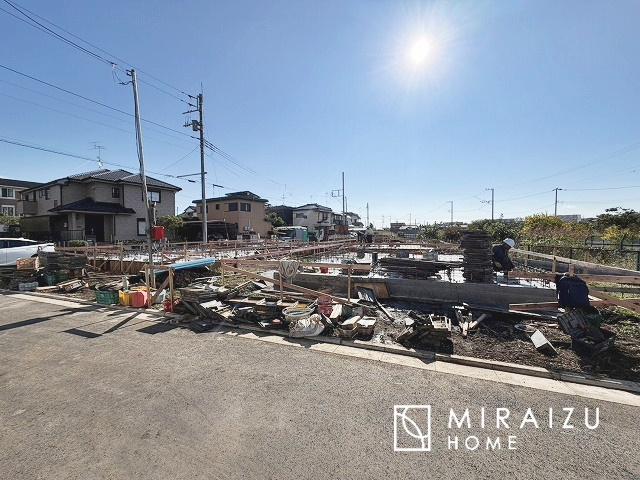 【前面道路含む現地写真】 | 日当たりの良いお家は嬉しいですよね。それぞれ価値観が分かれる箇所です、実際に内覧して日当たりの心地よさをご体感下さいね♪
