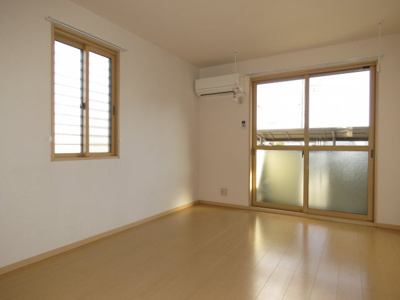 【洋室】 | グランフェスタ | 壁の窓はありません