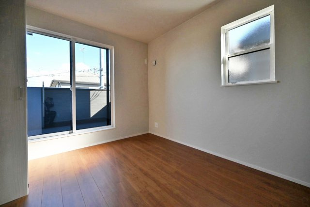 ファーストタウン大吹町新築一戸建て│3SLDK+並列駐車2台可の洋室|-2階洋室6.25帖-