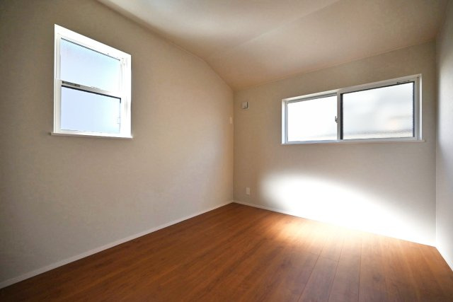 ファーストタウン大吹町新築一戸建て│3SLDK+並列駐車2台可の洋室|-2階洋室6帖-