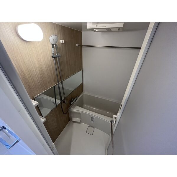 スプランディッド新大阪VIの浴室