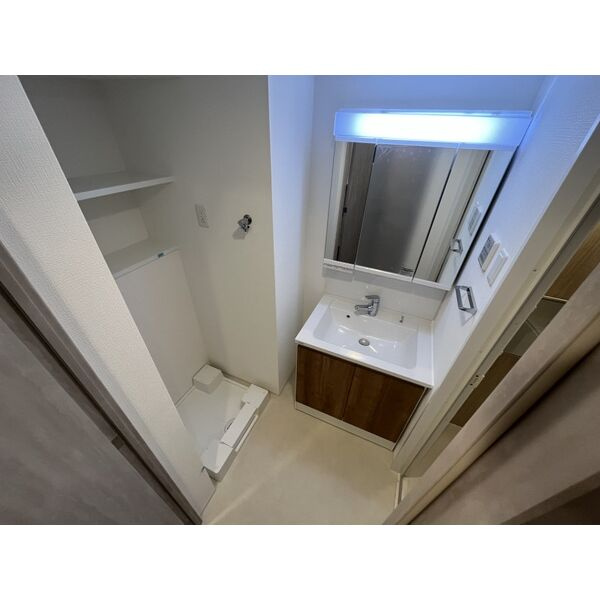 スプランディッド新大阪VIの洗面所