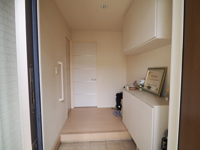 前橋上大島　中古住宅の玄関