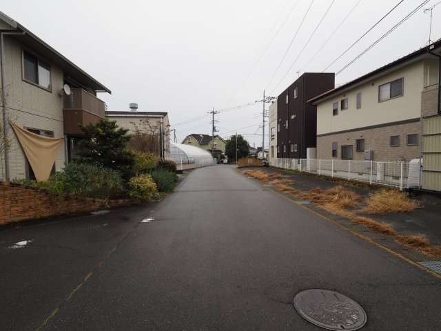 前橋上大島　中古住宅の前面道路含む現地写真