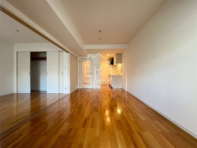 プレサンスNEO中之島公園の居間・リビング